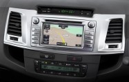 Toyota Hilux 2011-> Facelift dupla DIN rádió beépítő keret 381300-29